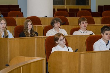 Парламентский урок с депутатом и сенатором